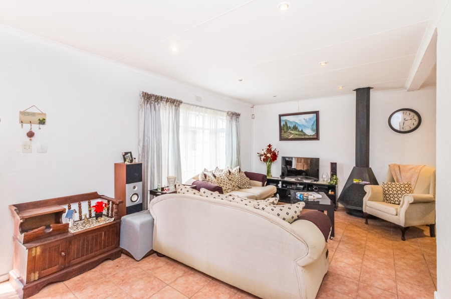 3 Bedroom Property for Sale in Florida Lake Gauteng