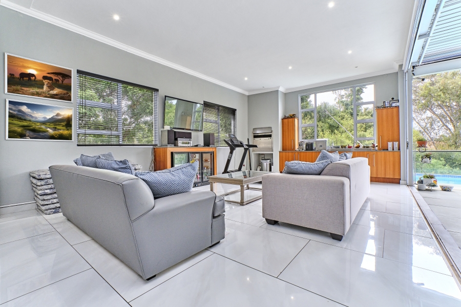 4 Bedroom Property for Sale in Blue Hills Country Estate Gauteng