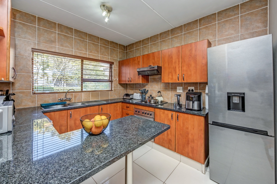 2 Bedroom Property for Sale in Sunninghill Gauteng