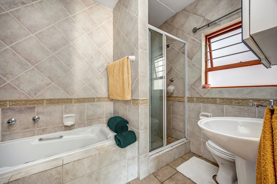 2 Bedroom Property for Sale in Sunninghill Gauteng