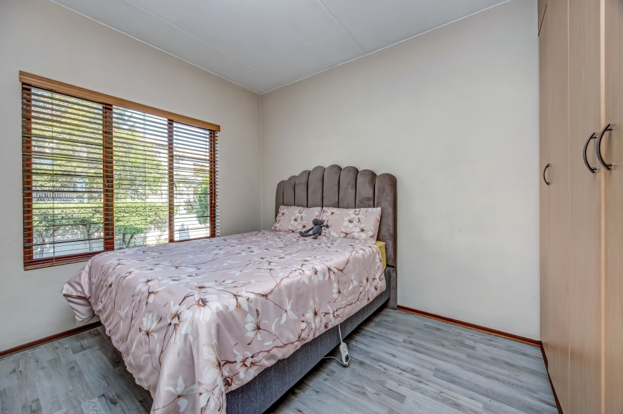 2 Bedroom Property for Sale in Sunninghill Gauteng