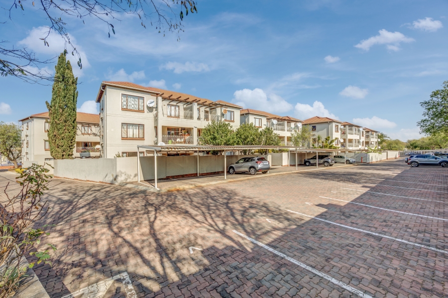 2 Bedroom Property for Sale in Sunninghill Gauteng
