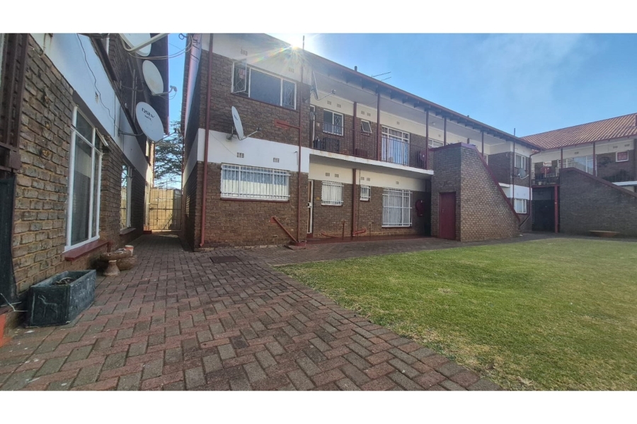 2 Bedroom Property for Sale in Randfontein Central Gauteng