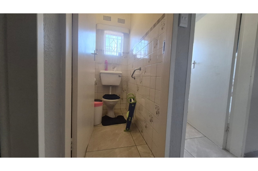 2 Bedroom Property for Sale in Randfontein Central Gauteng