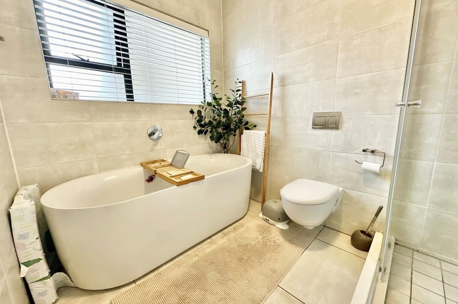 3 Bedroom Property for Sale in The Polofields Gauteng