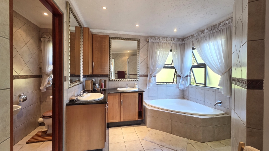 4 Bedroom Property for Sale in Montana Park Gauteng