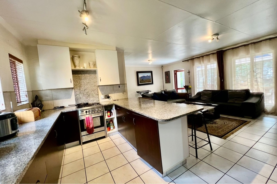 To Let 3 Bedroom Property for Rent in North Riding Gauteng