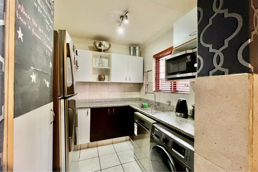 To Let 3 Bedroom Property for Rent in North Riding Gauteng