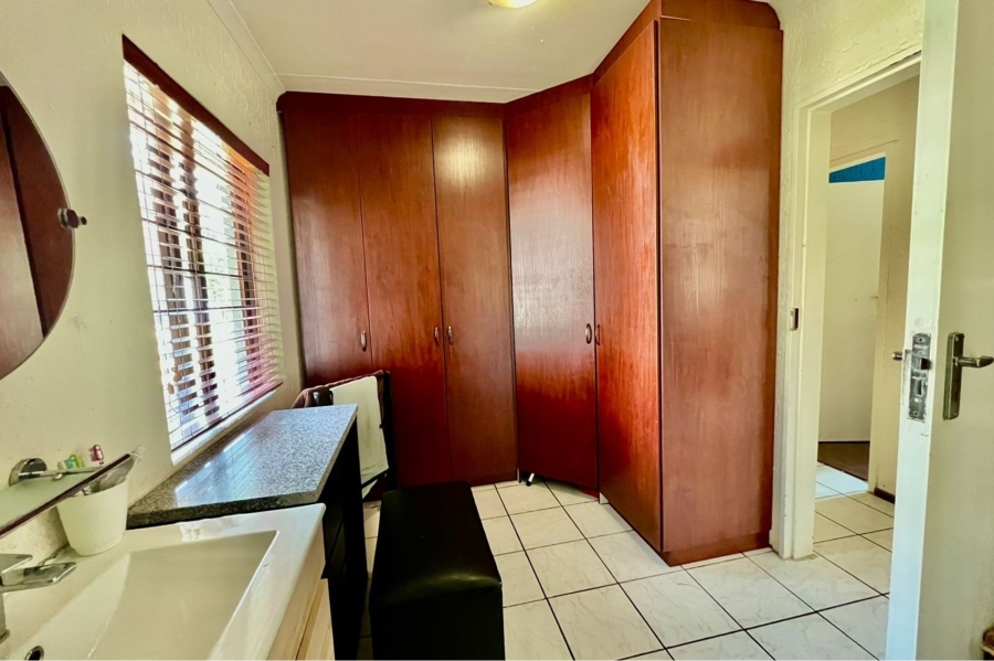To Let 3 Bedroom Property for Rent in North Riding Gauteng