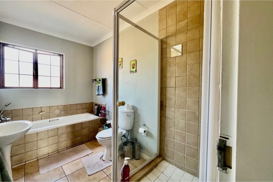To Let 3 Bedroom Property for Rent in Bloubosrand Gauteng
