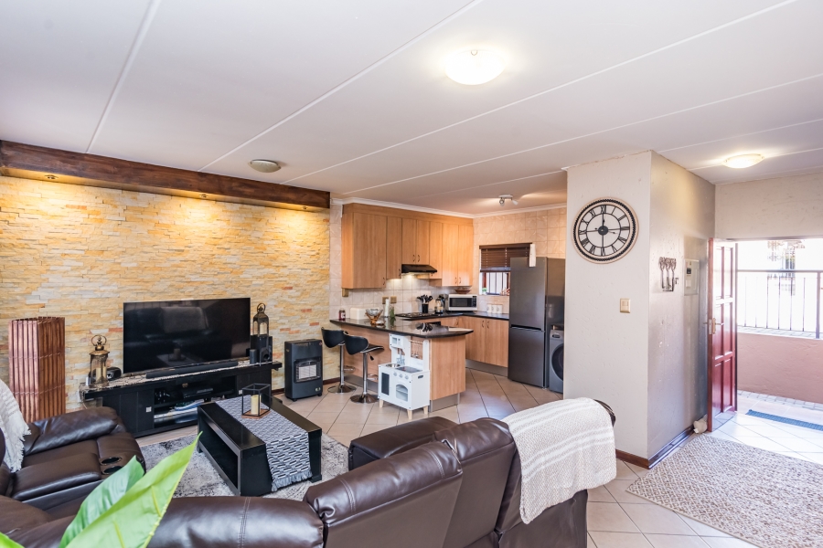 2 Bedroom Property for Sale in Noordheuwel Gauteng