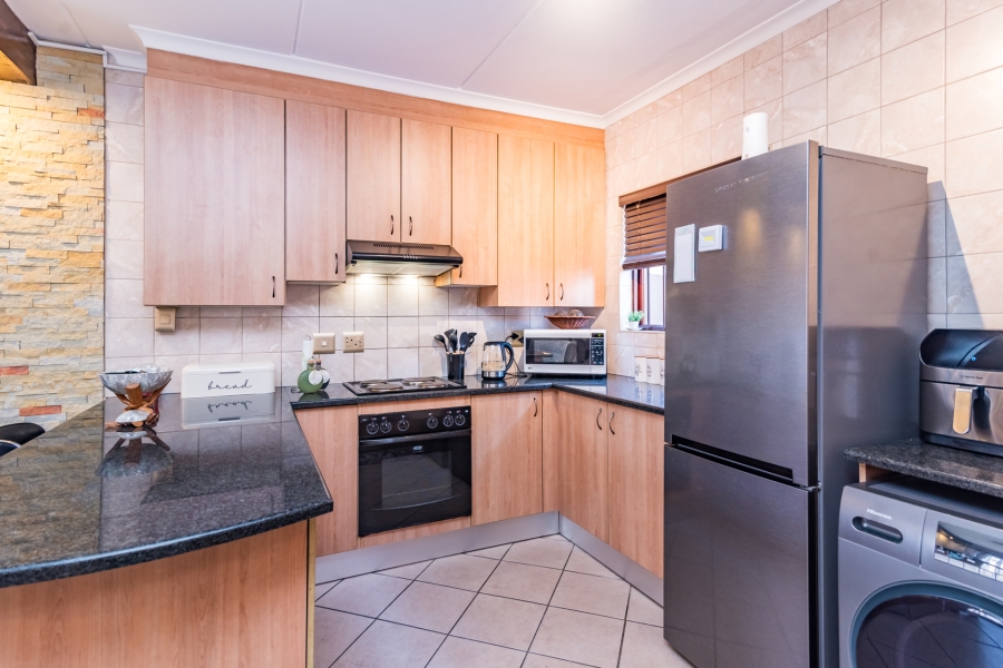 2 Bedroom Property for Sale in Noordheuwel Gauteng