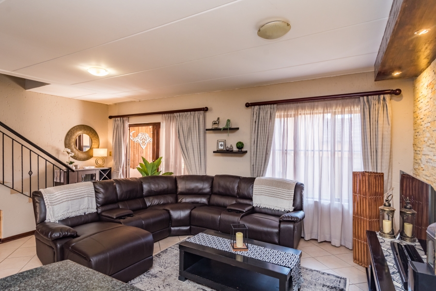 2 Bedroom Property for Sale in Noordheuwel Gauteng