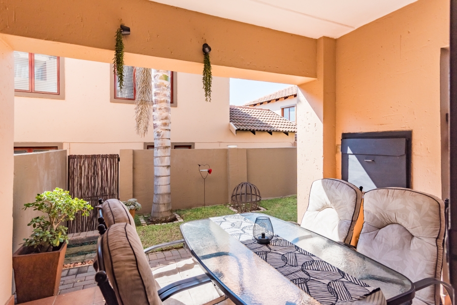 2 Bedroom Property for Sale in Noordheuwel Gauteng