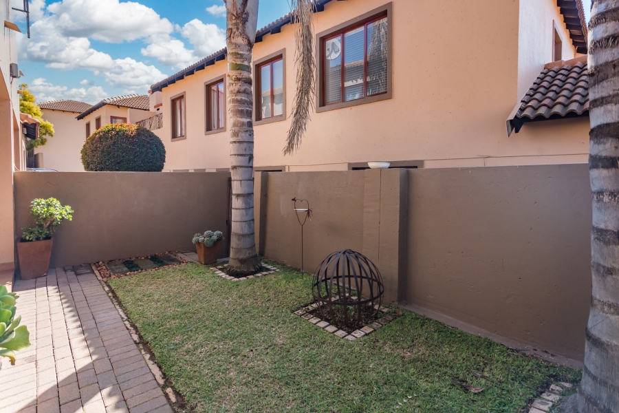 2 Bedroom Property for Sale in Noordheuwel Gauteng