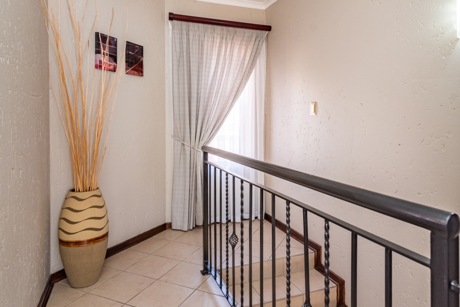 2 Bedroom Property for Sale in Noordheuwel Gauteng