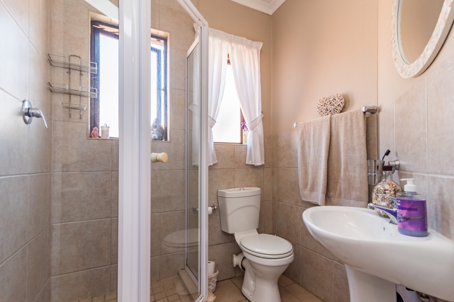 2 Bedroom Property for Sale in Noordheuwel Gauteng