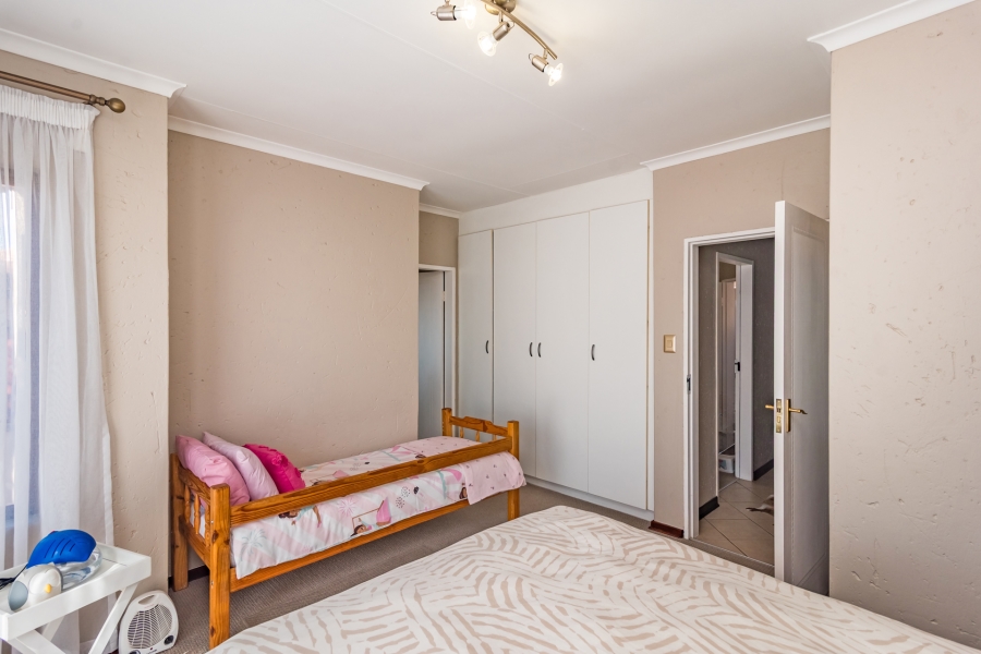 2 Bedroom Property for Sale in Noordheuwel Gauteng