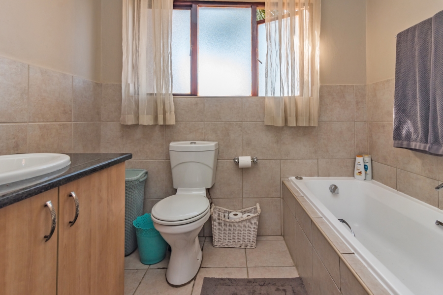 2 Bedroom Property for Sale in Noordheuwel Gauteng