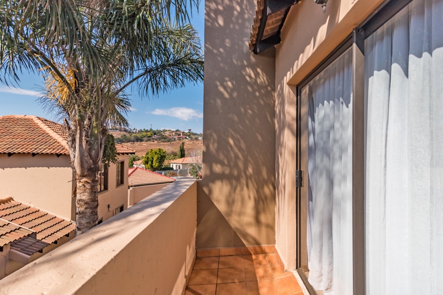 2 Bedroom Property for Sale in Noordheuwel Gauteng