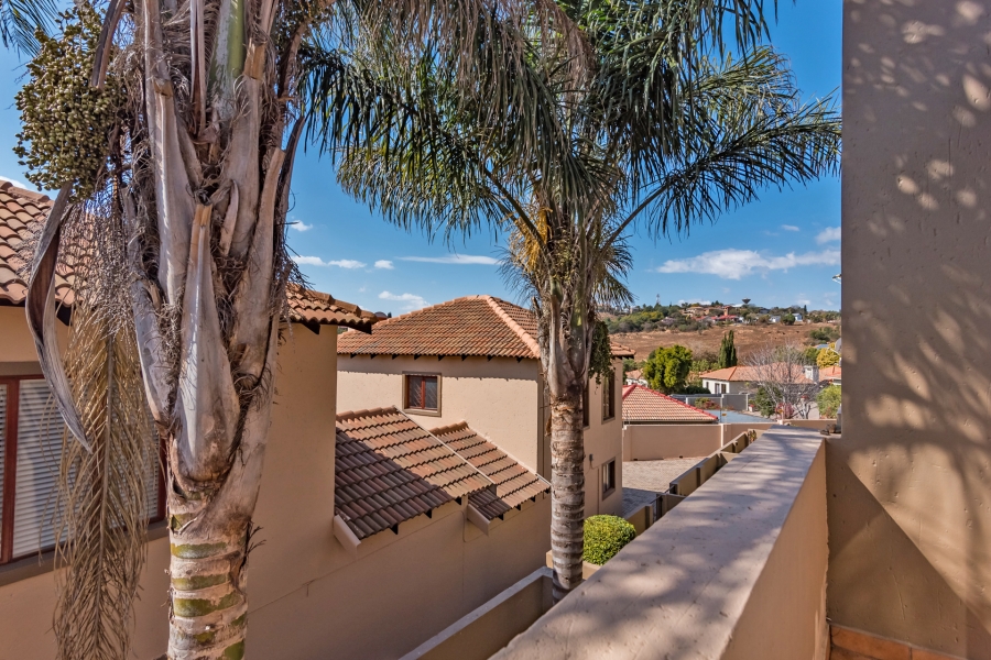 2 Bedroom Property for Sale in Noordheuwel Gauteng