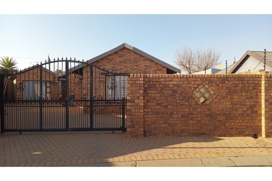 3 Bedroom Property for Sale in Protea Glen Gauteng