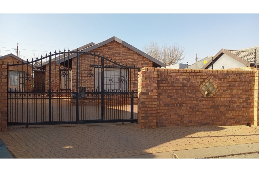 3 Bedroom Property for Sale in Protea Glen Gauteng