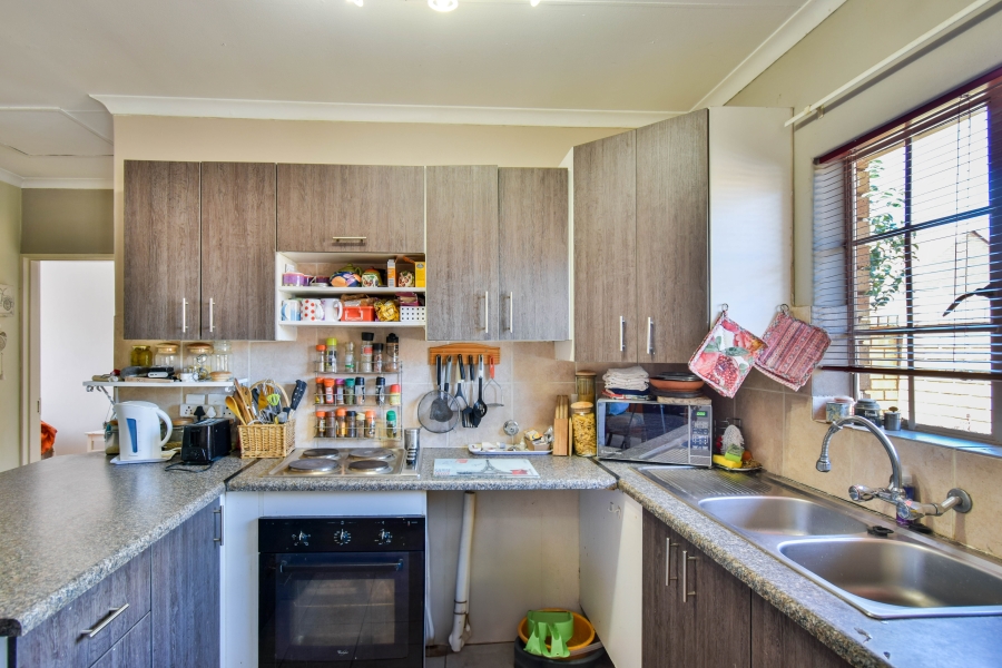 2 Bedroom Property for Sale in Sinoville Gauteng