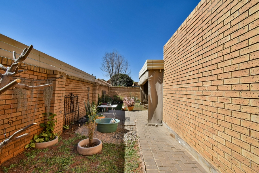2 Bedroom Property for Sale in Sinoville Gauteng