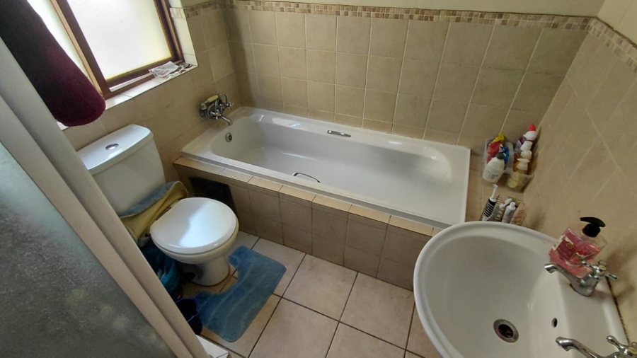 2 Bedroom Property for Sale in Montana Tuine Gauteng