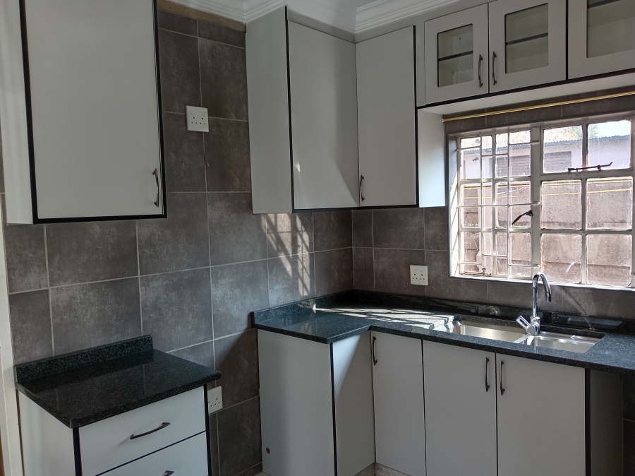 To Let 2 Bedroom Property for Rent in Elandspark Gauteng