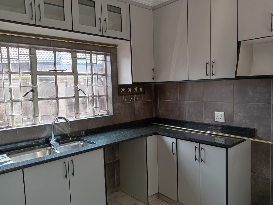 To Let 2 Bedroom Property for Rent in Elandspark Gauteng