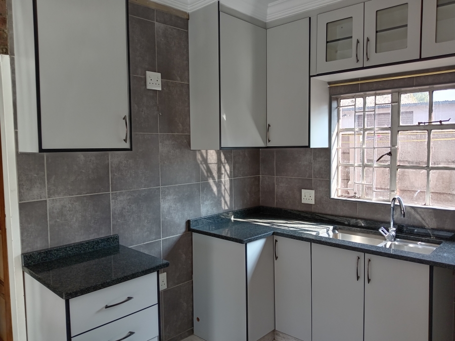 To Let 2 Bedroom Property for Rent in Elandspark Gauteng