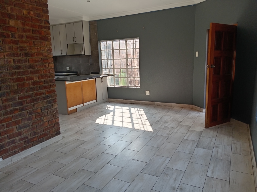 To Let 2 Bedroom Property for Rent in Elandspark Gauteng