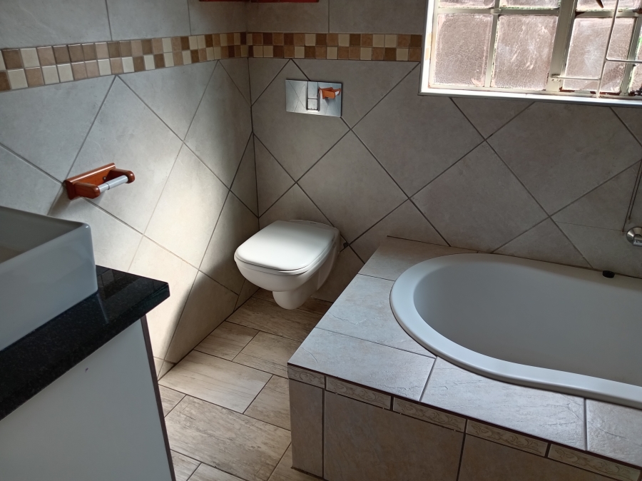 To Let 2 Bedroom Property for Rent in Elandspark Gauteng
