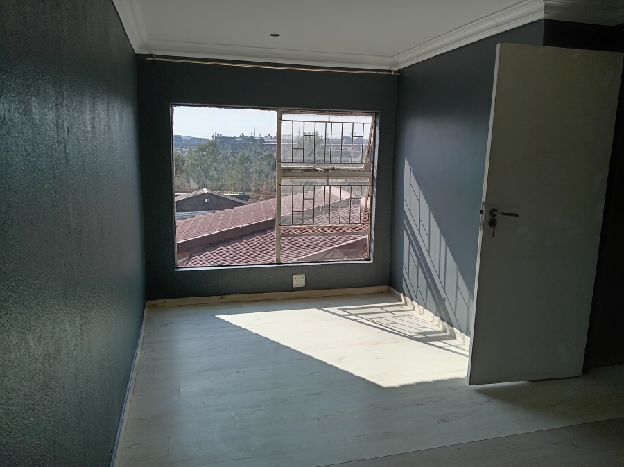 To Let 2 Bedroom Property for Rent in Elandspark Gauteng