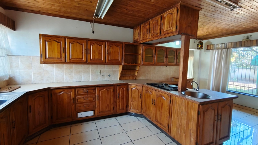 4 Bedroom Property for Sale in Dersley Gauteng