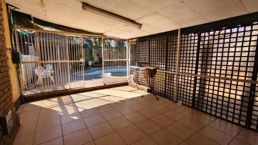 4 Bedroom Property for Sale in Dersley Gauteng
