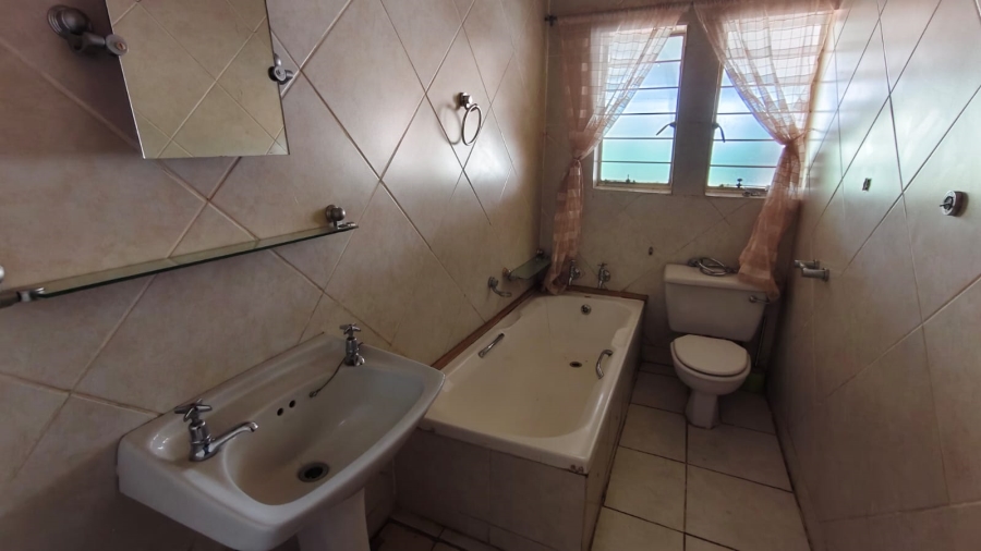 4 Bedroom Property for Sale in Dersley Gauteng