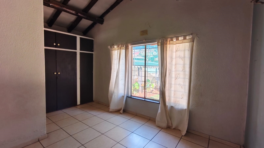 4 Bedroom Property for Sale in Dersley Gauteng
