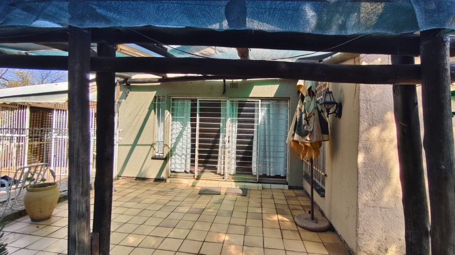 4 Bedroom Property for Sale in Dersley Gauteng