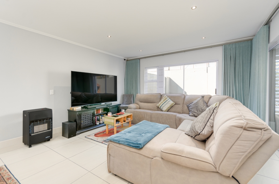 3 Bedroom Property for Sale in Bryanston Gauteng