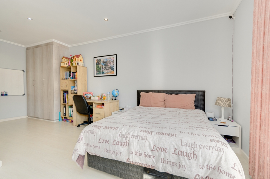 3 Bedroom Property for Sale in Bryanston Gauteng