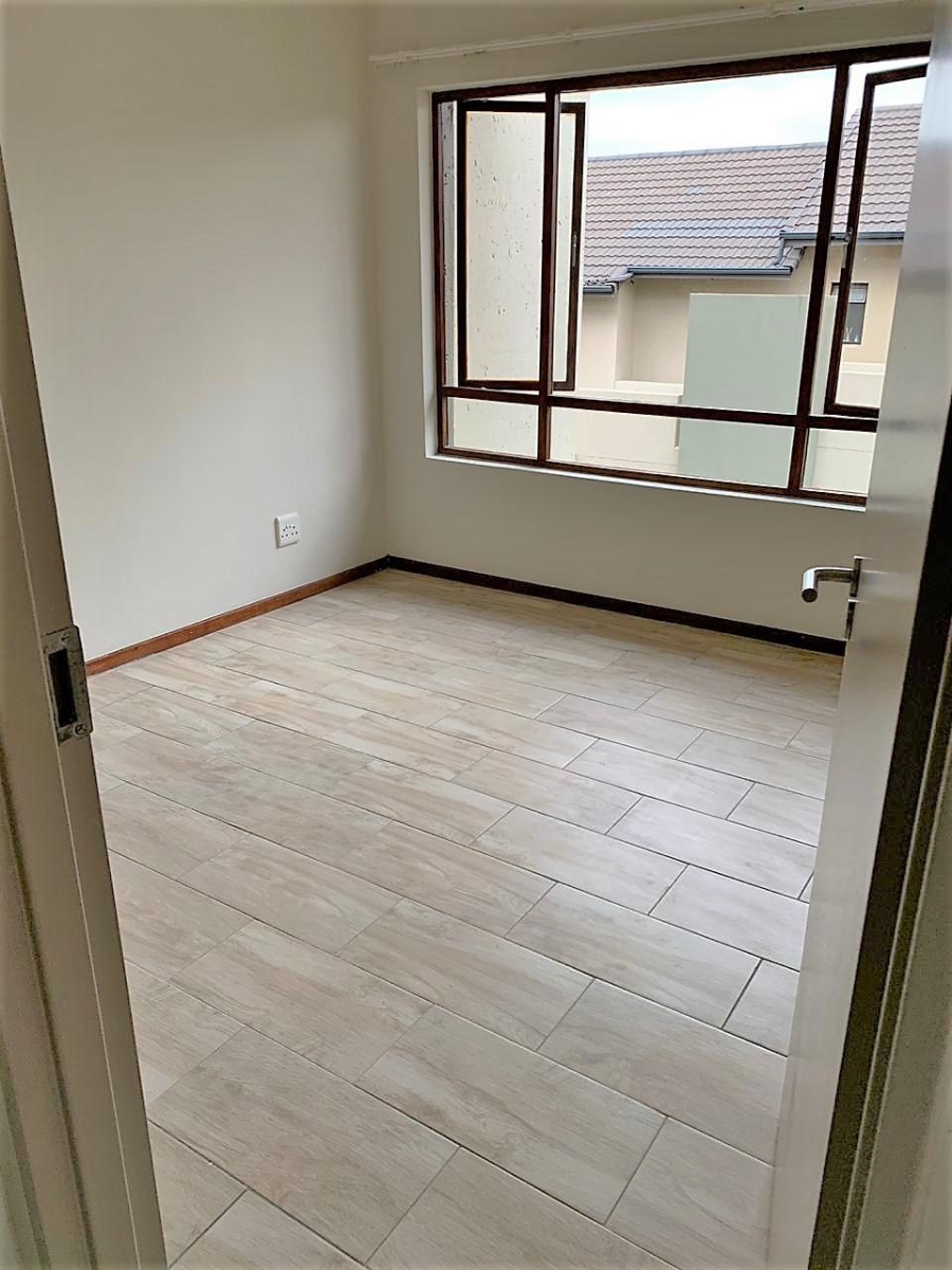 To Let 1 Bedroom Property for Rent in Lonehill Gauteng