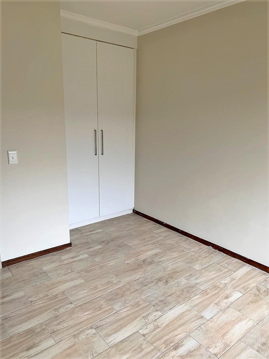 To Let 1 Bedroom Property for Rent in Lonehill Gauteng