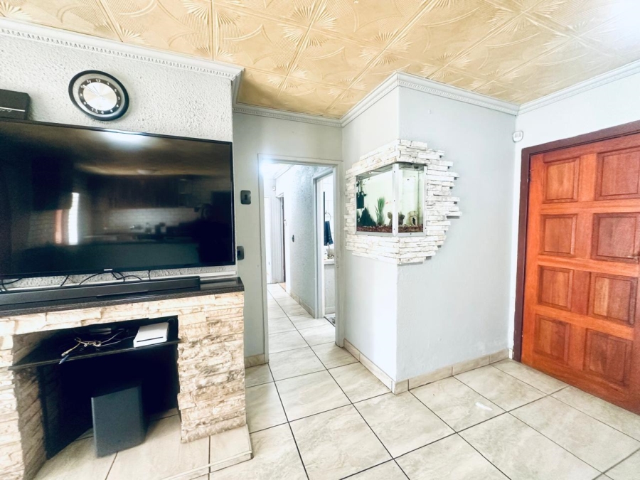5 Bedroom Property for Sale in Albertsdal Gauteng