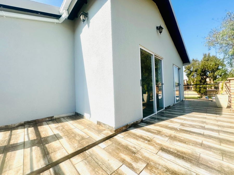 5 Bedroom Property for Sale in Albertsdal Gauteng