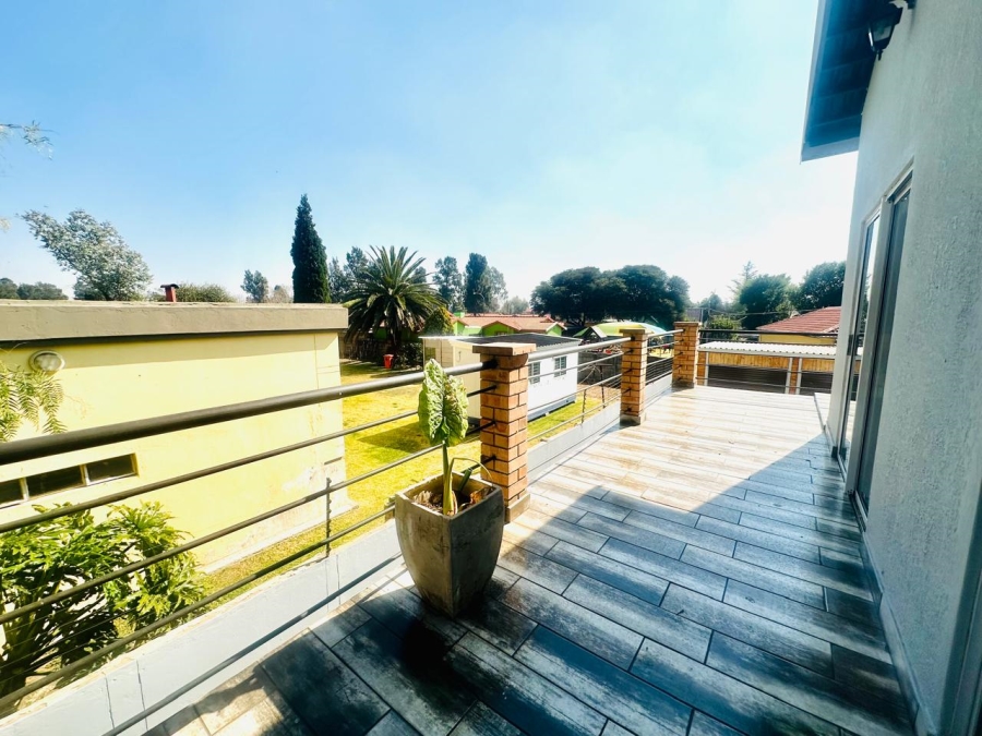 5 Bedroom Property for Sale in Albertsdal Gauteng