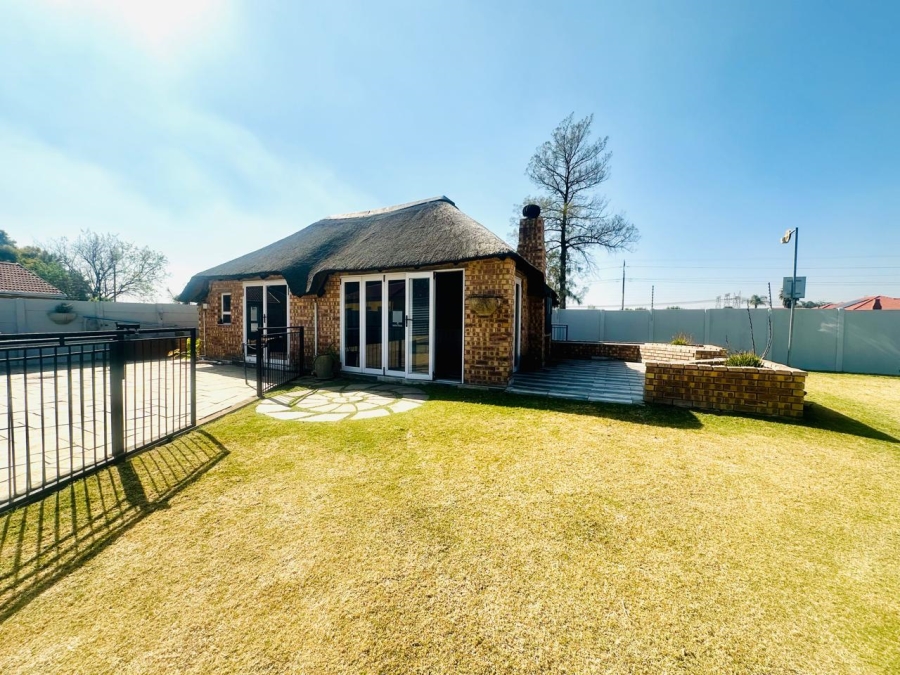 5 Bedroom Property for Sale in Albertsdal Gauteng