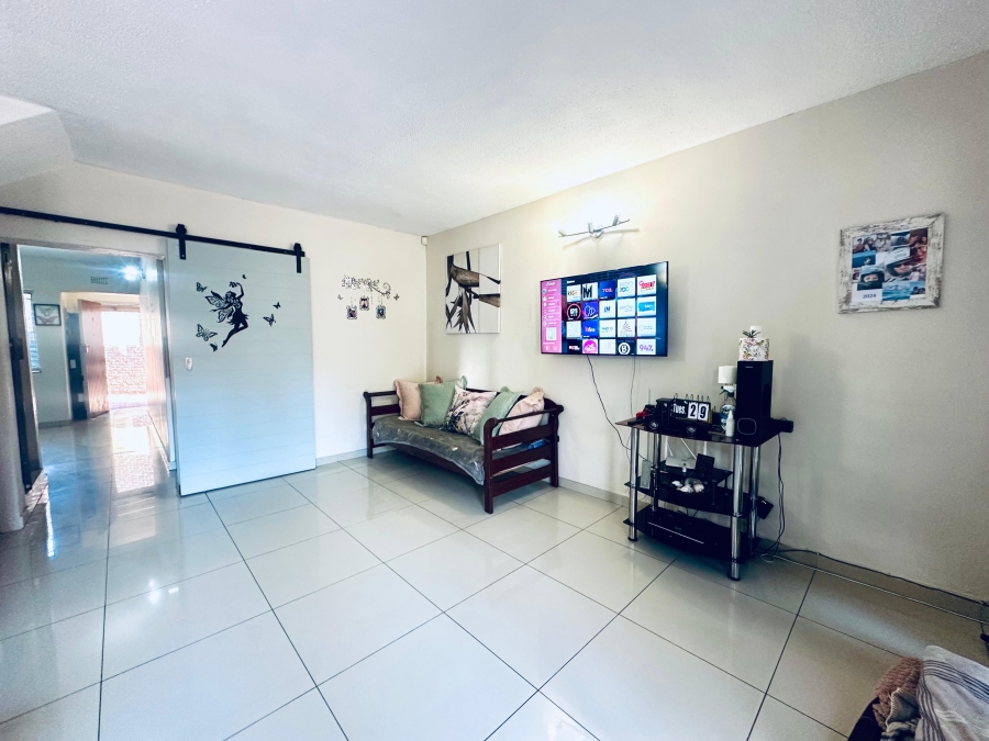 3 Bedroom Property for Sale in Brackenhurst Gauteng